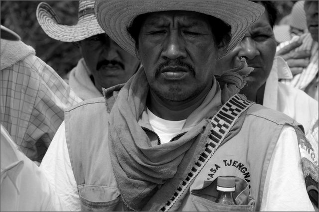 131344 - colombia - huila.  el hobo. quebrada el pescador. riunione in strada con segreteria di governo dipartimento  - ago 2012-.jpg