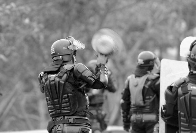 131610 - colombia - huila. quebrada el pescador. scontri esmad manifestanti  - ago 2012-.jpg