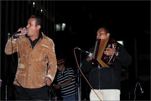 135- sinaltrainal 30 anni. la festa. gruppo di vallenato del collegio manuela beltran..jpg