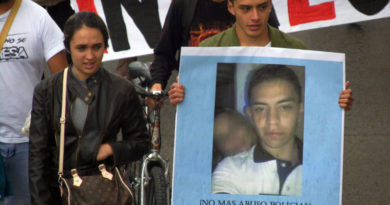 Andrés Camilo, otra víctima más de la violencia policial Andrés Camilo, otra víctima más de la violencia policial