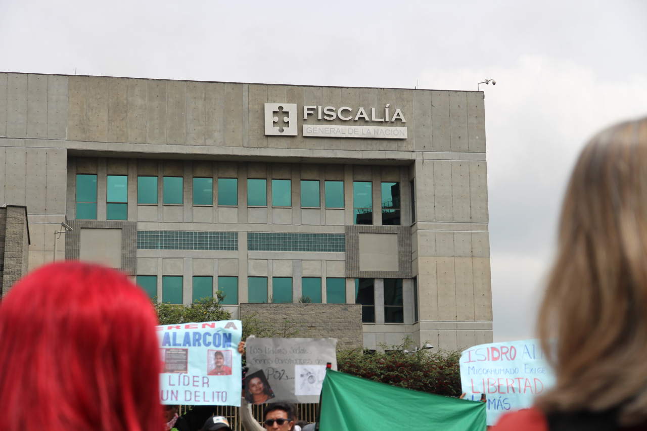 Fiscalia Roja Y Rubia